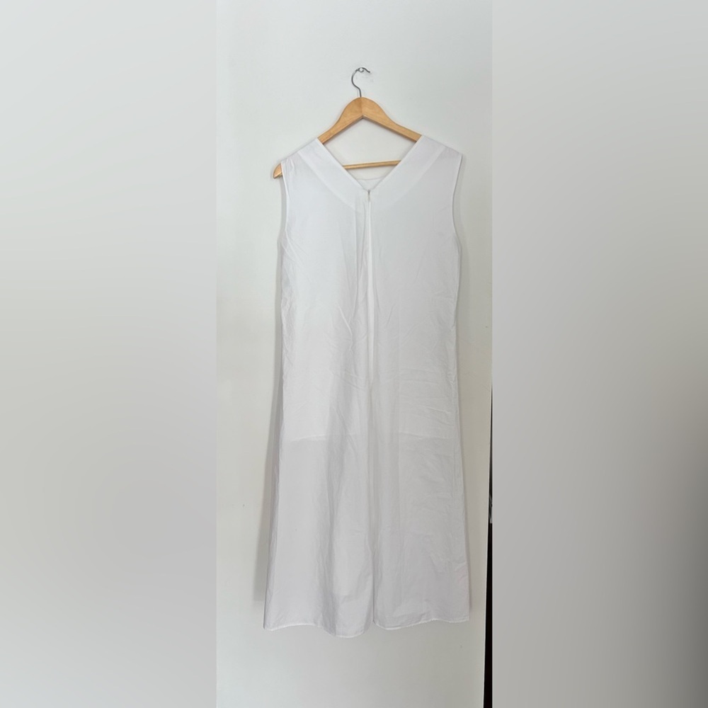 Poete white sleeveless midi dress with gathering on the side - Picture 5 of 10